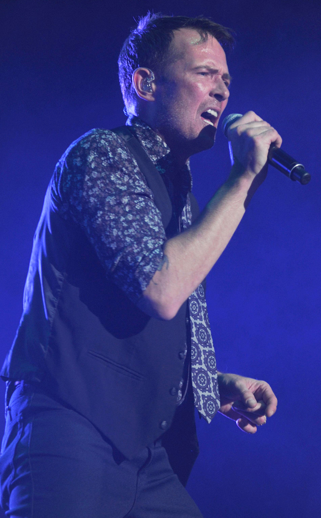 Stone Temple Pilots Singer Scott Weiland Dead At 48 E Online Uk